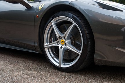 Ferrari 458 SPIDER 9