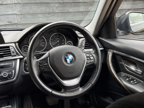 BMW 3 Series 2.0 320d Luxury Auto 4dr 27