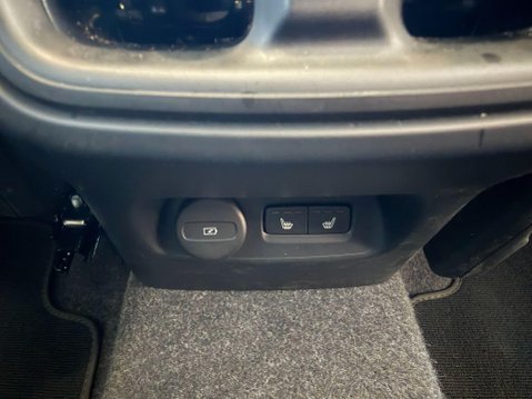 Volvo XC40 2.0 B3 MHEV Ultra Black Edition DCT Auto Euro 6 (s/s) 5dr 20