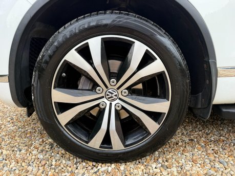 Volkswagen Touareg 3.0 TDI V6 BlueMotion Tech R-Line Tiptronic 4WD Euro 6 (s/s) 5dr 14