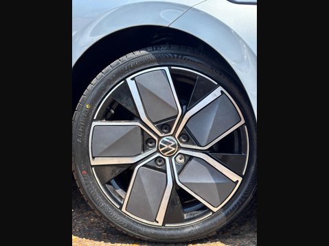 Volkswagen Golf 1.5 TSI R-Line Euro 6 (s/s) 5dr 3