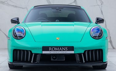 Porsche 911 Carrera GTS (992.2) 7