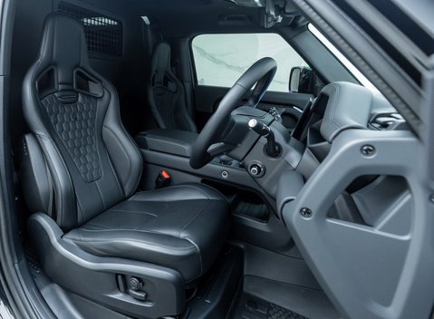 Land Rover Defender 90 D350 X-DYNAMIC HSE HARD TOP URBAN 14