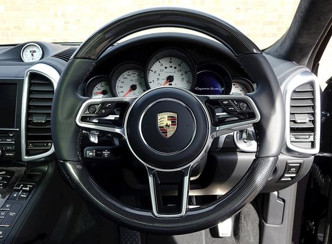 Porsche Cayenne Turbo S 6