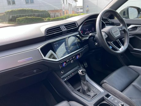Audi Q3 1.5 TFSI CoD 35 S line S Tronic Euro 6 (s/s) 5dr 27