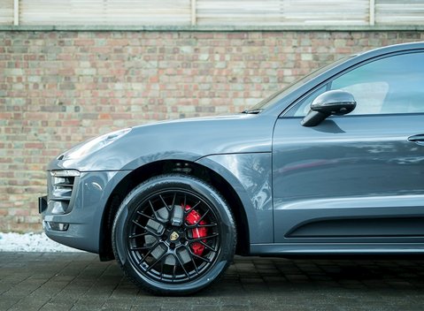 Porsche Macan GTS 5