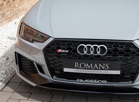 Audi RS4 Avant 24