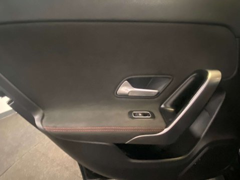 Mercedes-Benz A Class 1.3 A 200 AMG Line Executive Auto 5dr 31