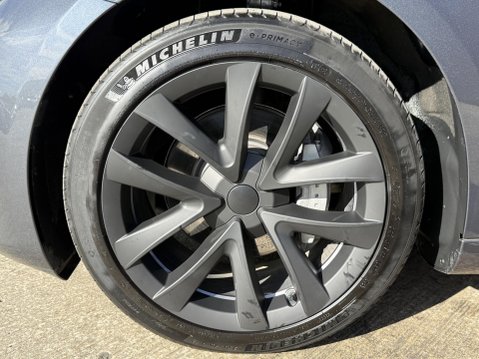 Tesla Model 3 (Dual Motor) Long Range Saloon 4dr Electric Auto 4WDE (346 ps) 17