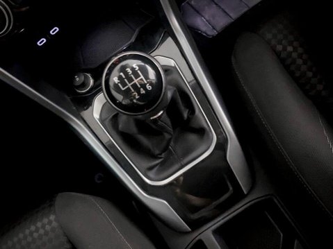 Volkswagen T-Roc 1.0 TSI Active SUV 5dr Petrol Manual Euro 6 (s/s) (110 ps) Air Con - Alloys 16