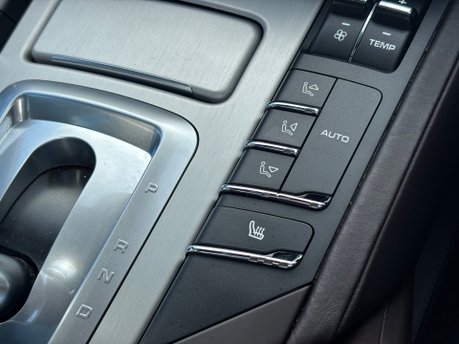 Porsche Cayenne 3.0 V6 E-Hybrid S 5dr Petrol Plug-in Hybrid TiptronicS 4WD Euro 6 (416ps) 37