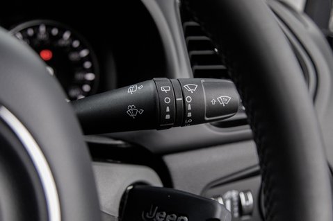 Jeep Renegade NIGHT EAGLE 19