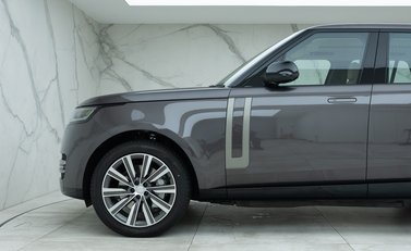 Land Rover Range Rover P460e SE 27