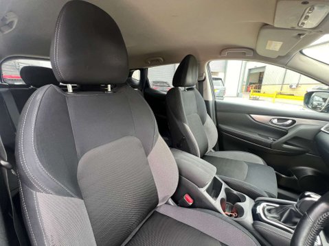 Nissan Qashqai 1.2 Qashqai N-Connecta DiG-T CVT 5dr - NATIONAL DELIVERY* 32