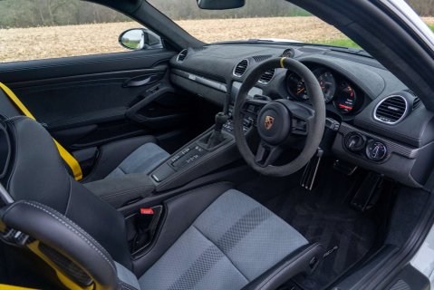 Porsche 718 Cayman GT4 RS 10