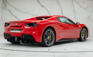 Ferrari 488 SPIDER 5