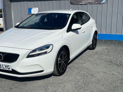 Volvo V40 2.0 T2 GPF Momentum Nav Plus Euro 6 (s/s) 5dr 59