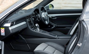 Porsche 911 (991) 50th Anniversary Edition 15