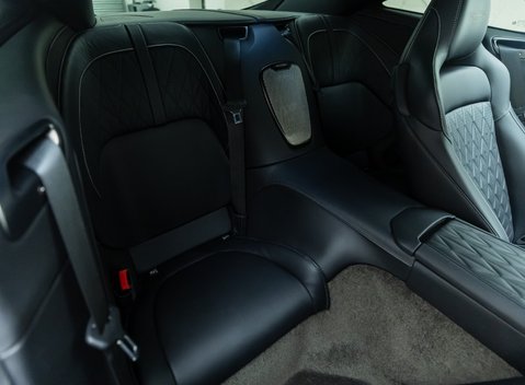 Aston Martin DB12 V8 17