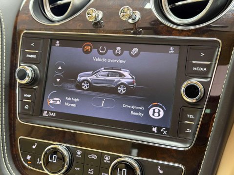 Bentley Bentayga 6.0 W12 SUV 5dr Petrol Auto 4WD Euro 6 (s/s) (608 ps) 35