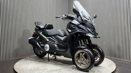 Kymco CV 550 2023 ONLY 161 MILES 3 WHEELER TRIKE RIDE ON A CAR LICENCE MP3 2