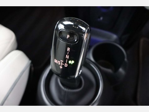 Mini Hatch 1.5 Cooper Exclusive Auto 3dr 4