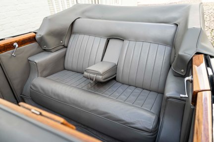 Rolls-Royce Silver Cloud III DHC Adaptation 26