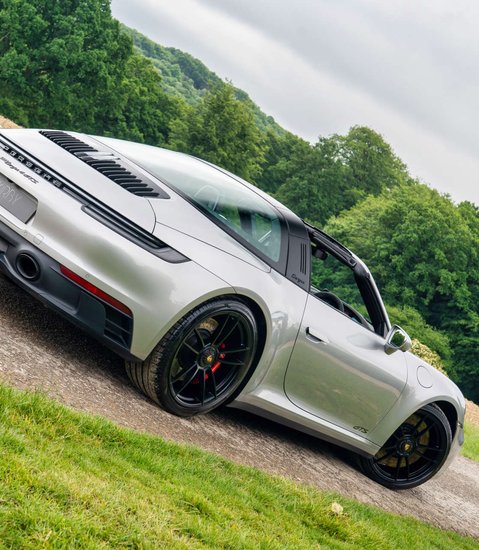 Porsche 911 Targa 4 GTS PDK 1