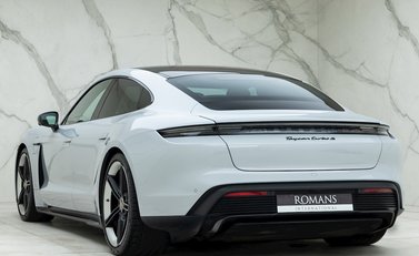 Porsche Taycan Turbo S 3