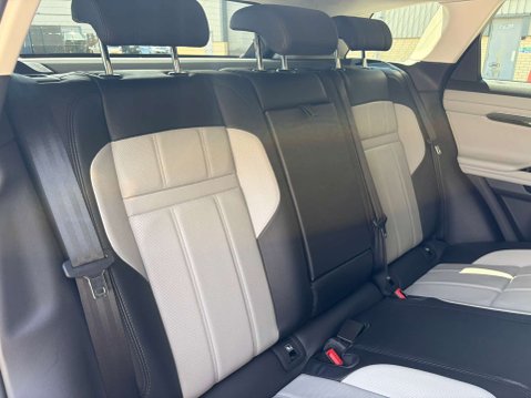 Land Rover Range Rover Evoque 2.0 Range Rover Evoque R-Dynamic S D Automatic 4WD 5dr - NATIONAL DELIVERY* 34