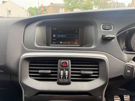 Volvo V40 T2 R-DESIGN 17