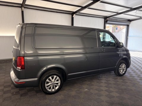 Volkswagen Transporter 2.0 TDI T30 Highline DSG FWD SWB Euro 6 (s/s) 5dr 50