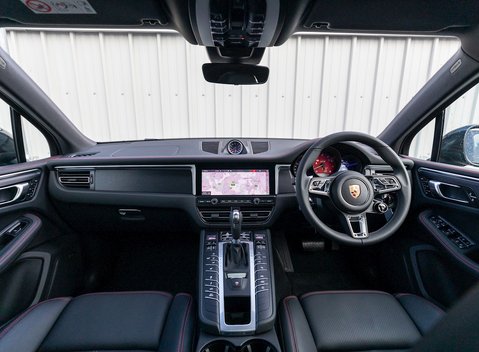 Porsche Macan GTS 19