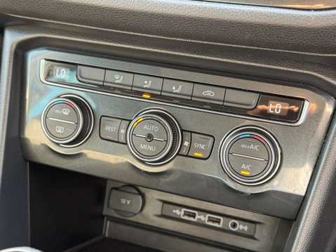 Volkswagen Tiguan 1.4 TSI SE Navigation Euro 6 (s/s) 5dr 28