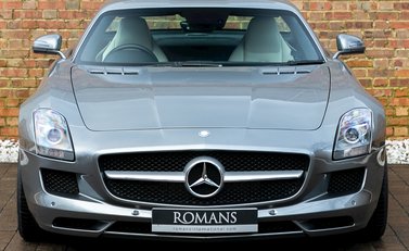 Mercedes-Benz SLS AMG 4