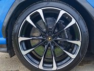 Lamborghini Urus V8 5