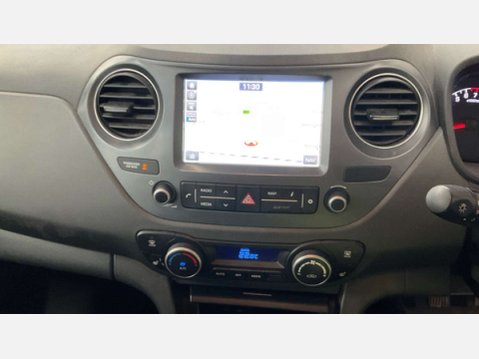 Hyundai i10 1.2 Premium SE Hatchback 5dr Petrol Manual Euro 6 (87 ps) 11