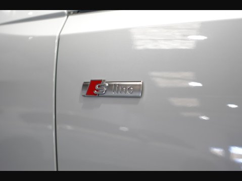 Audi A4 2.0 TFSI 40 Black Edition S Tronic Euro 6 (s/s) 4dr 9