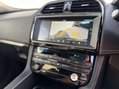 Jaguar F-Pace 2.0 F-PACE Chequered Flag AWD D Auto 4WD 5dr 27