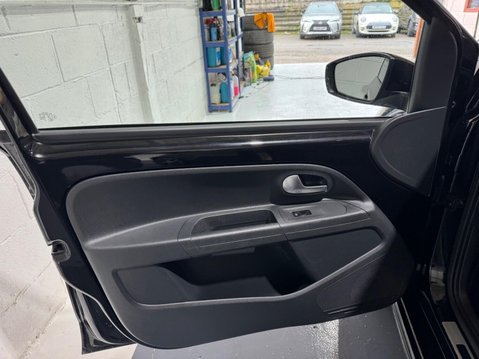 Volkswagen Up 1.0 TSI up! GTI 30