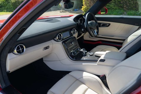 Mercedes-Benz SLS Coupe 9