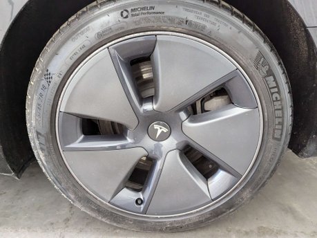 Tesla Model 3 Model 3 Long Range AWD 4WD 4dr 31