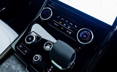 Land Rover Range Rover Sport P530 First Edition 23