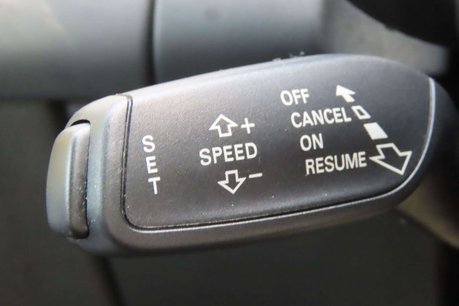 Audi A4 2.0 TDI S line Euro 5 (s/s) 4dr 12