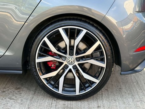 Volkswagen Golf 2.0 Golf GTi Performance TSi Semi-Auto 5dr 50