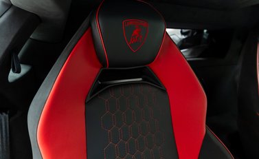 Lamborghini Revuelto 18