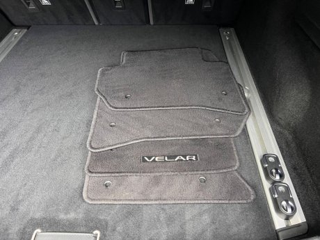 Land Rover Range Rover Velar 2.0 D240 R-Dynamic HSE Auto 4WD Euro 6 (s/s) 5dr 39