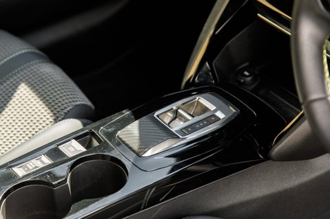 Peugeot 208 PURETECH GT S/S 35