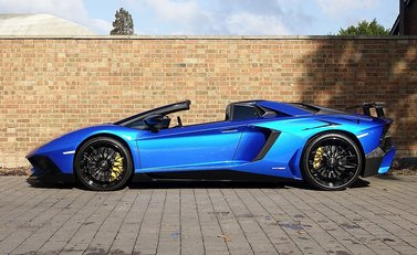 Lamborghini Aventador SV Roadster 24