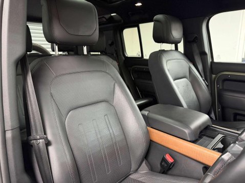 Land Rover Defender 3.0 P400 MHEV X SUV 5dr Petrol Auto 4WD Euro 6 (s/s) (400 ps) 6